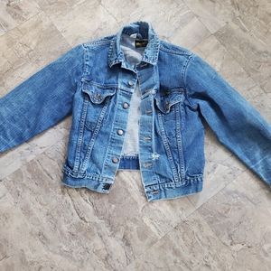 Vintage distressed Wrangler jean jacket
